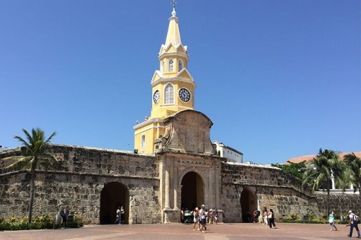 Ingang van de historische wijk van Cartagena
