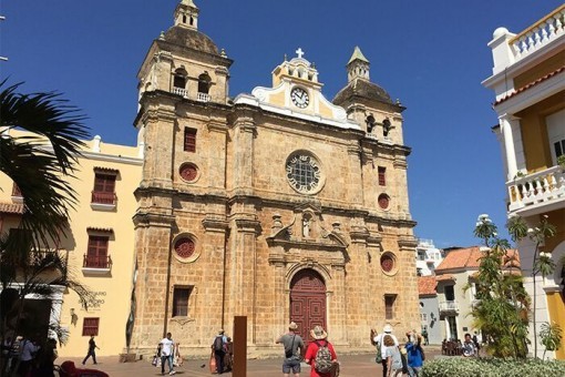 Kerk San Pedro Claver in de historische wijk van Cartagena