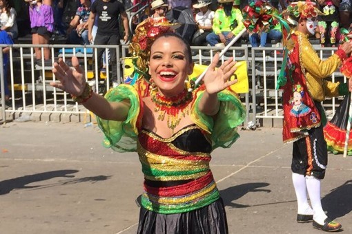 Colombiaanse vrouw viert carnaval